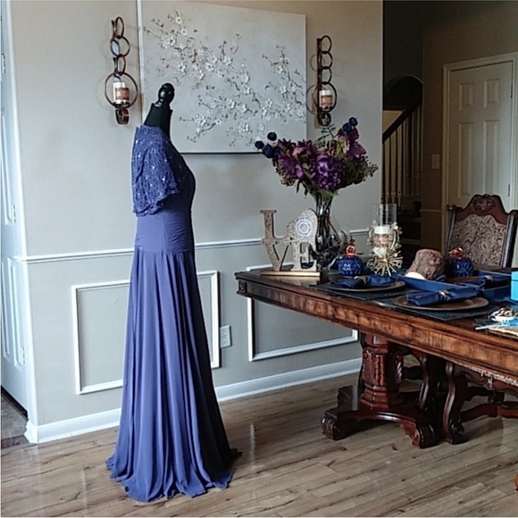 Jade By Jasmine JD3318A Formal Floor-length Gown. Size 6 - Picture 7 of 12